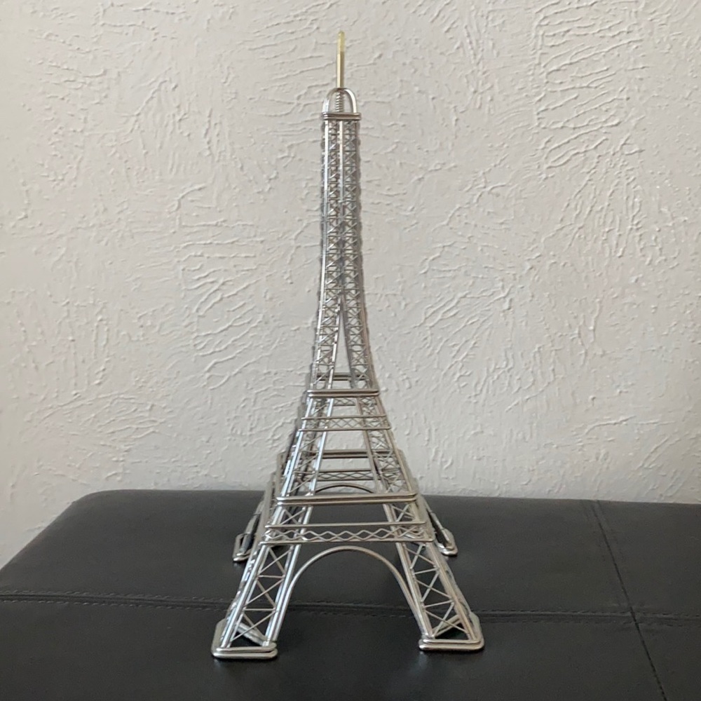 Eiffel tower jewelry tree
